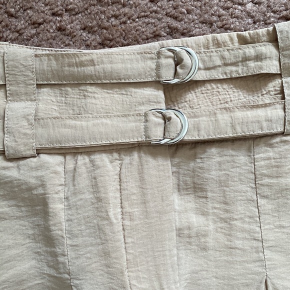 Balloon leg pants, double belted, crinkled style fabric. - Picture 3 of 5